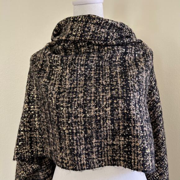 Ann Taylor Shawl Black Gold Metallic OS Heavy Knit Warm Winter Accessory Cozy - Picture 1 of 7
